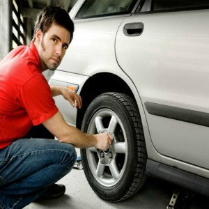 Chia sẻ kinh nghiệm và tư vấn thay lốp xe ô tô tại nhà