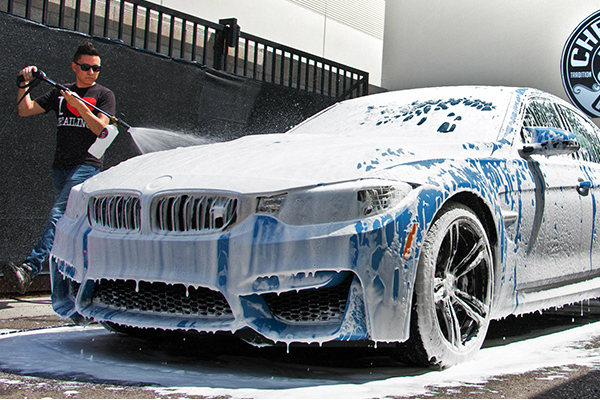 Cách rửa xe ô tô chuyên nghiệp như chuyên gia