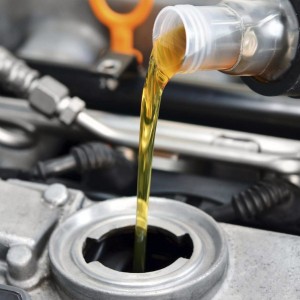 Kinh nghiệm lựa chọn dầu máy cho xe ô tô