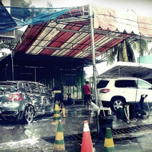 Thiết bị rửa xe ô tô chuyên nghiệp - Làm sạch xe tuyệt đối